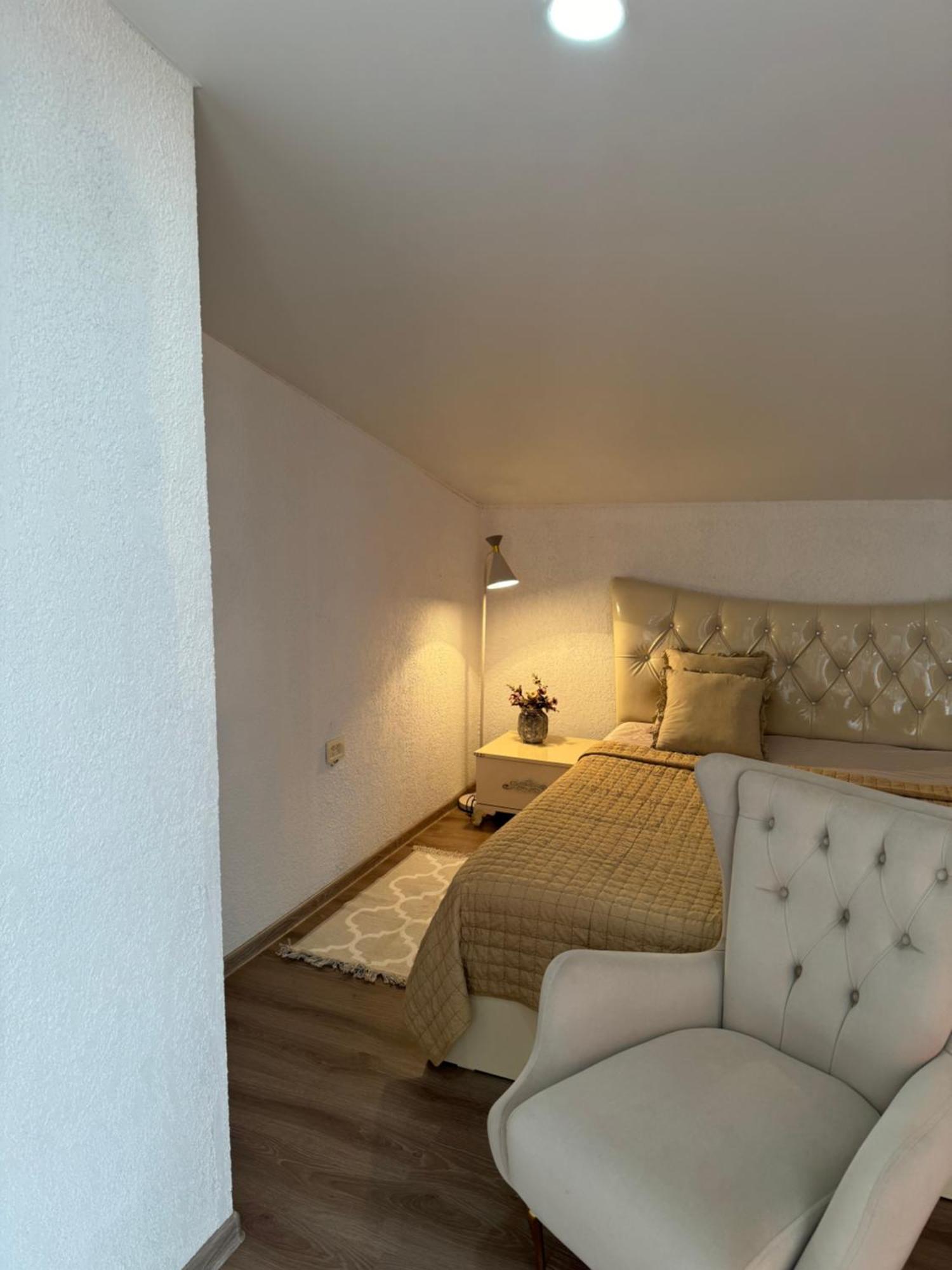 Guest House Elene Gori Esterno foto