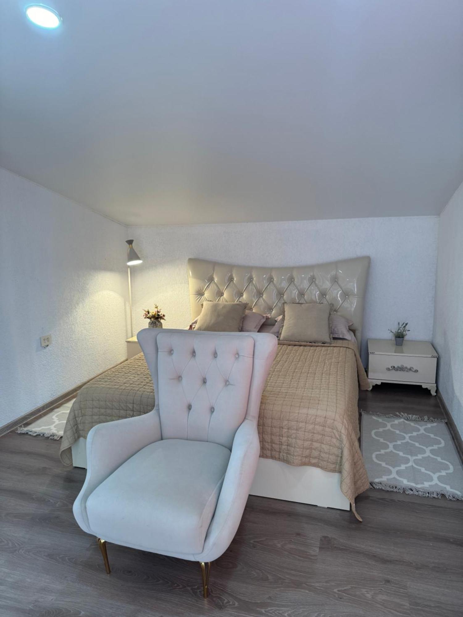 Guest House Elene Gori Esterno foto