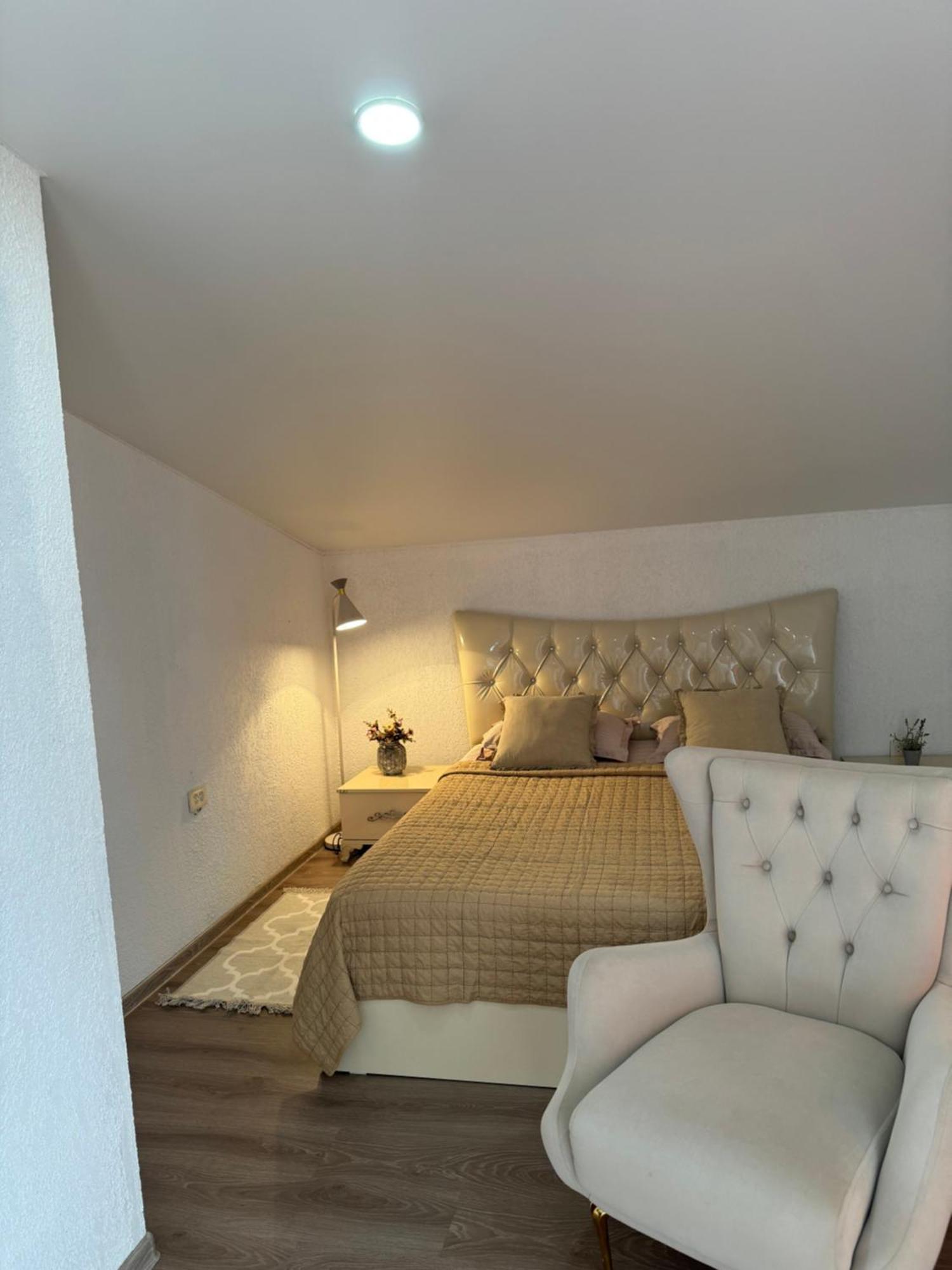 Guest House Elene Gori Esterno foto