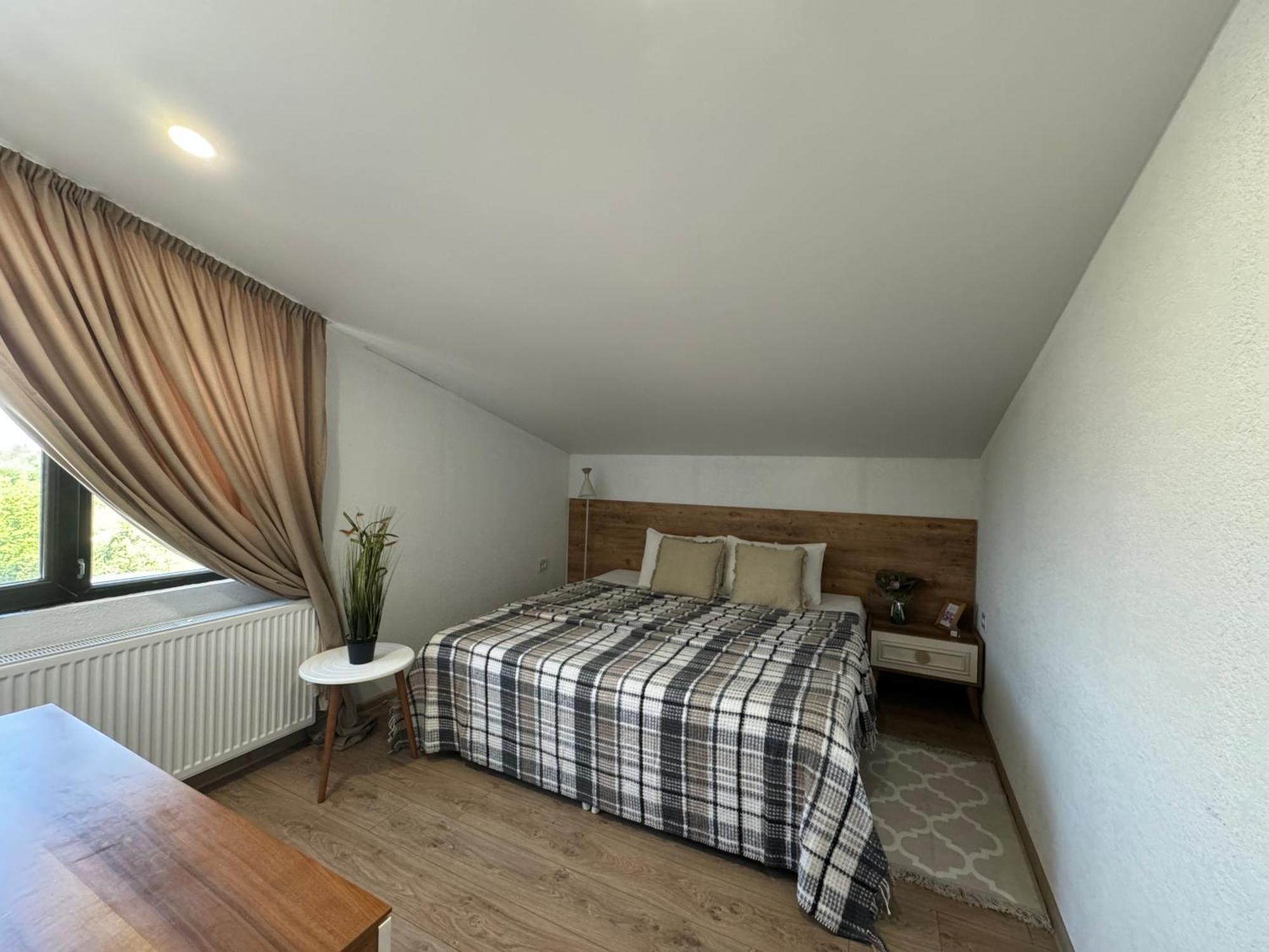 Guest House Elene Gori Esterno foto