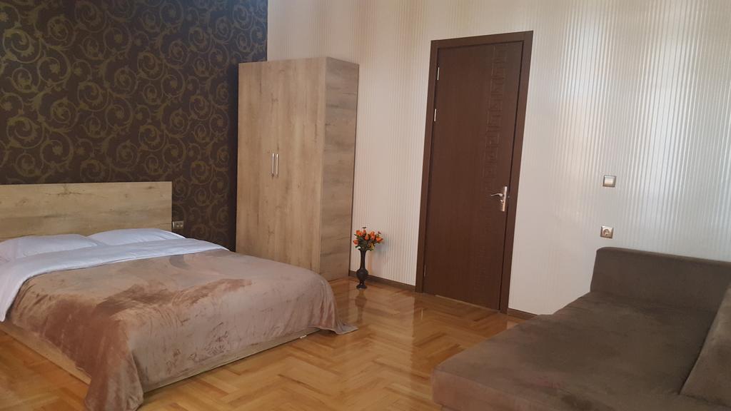 Guest House Elene Gori Esterno foto